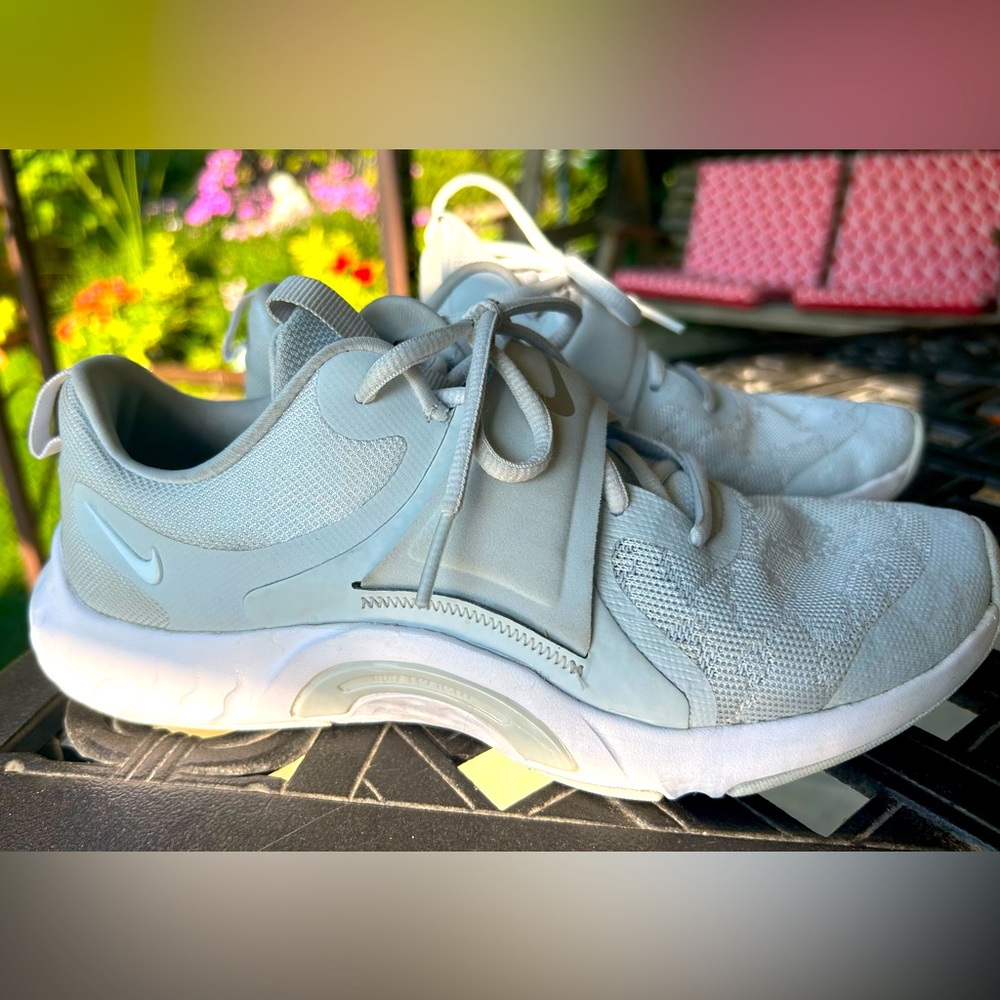 Nike Renew In-Season Athletic Running Shoe women’s size 7.5